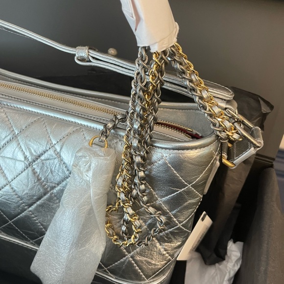 Brand new with Box and tags Chanel Handbag never worn. Gabrielle Chanel medium - Picture 4 of 11